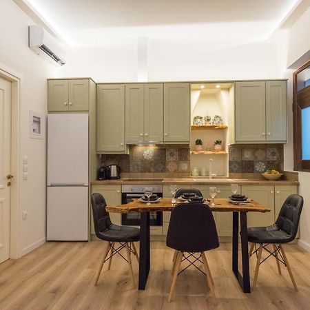 1571_ Suites A2 나프팍토스 외부 사진
