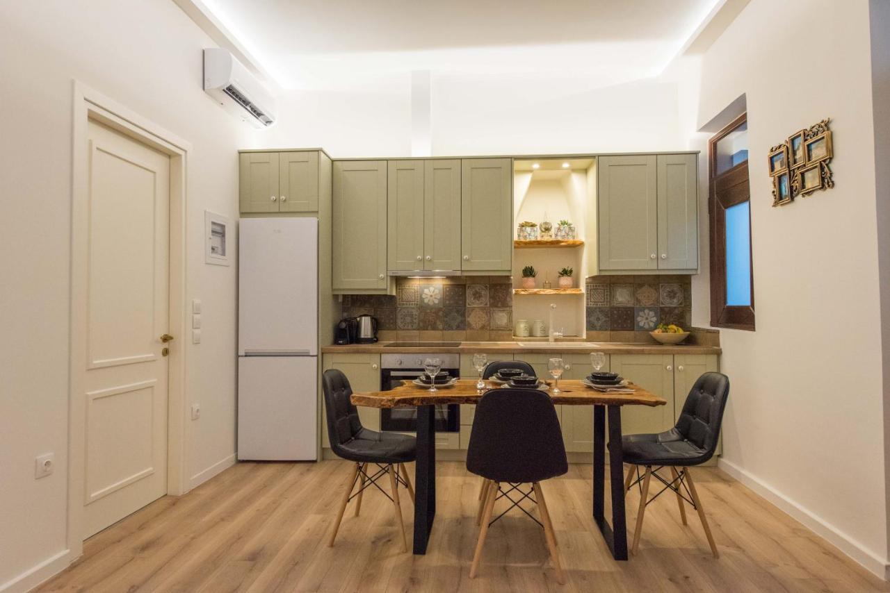 1571_ Suites A2 나프팍토스 외부 사진